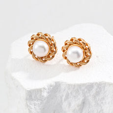 Minimalist Design Natural Pearl Earrings