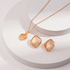 Simple Love Three-Dimensional Hollow Necklace