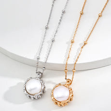Minimalist Natural Pearl Pendant Necklace