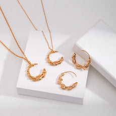 Irregular Water Flow Moon Necklace