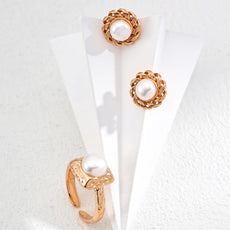 Minimalist Design Natural Pearl Earrings