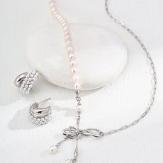 Natural Bowknot Pearl Necklace