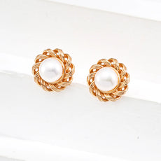 Minimalist Design Natural Pearl Earrings
