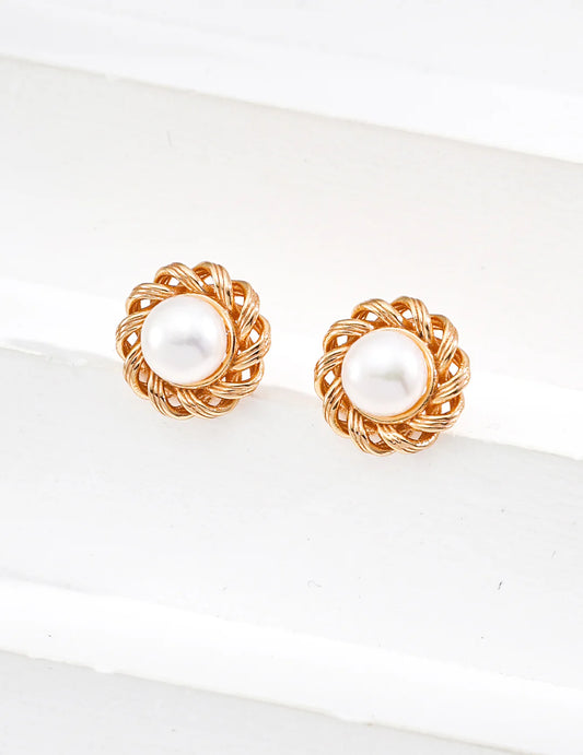 Minimalist Design Natural Pearl Earrings