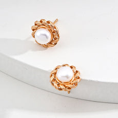 Minimalist Design Natural Pearl Earrings