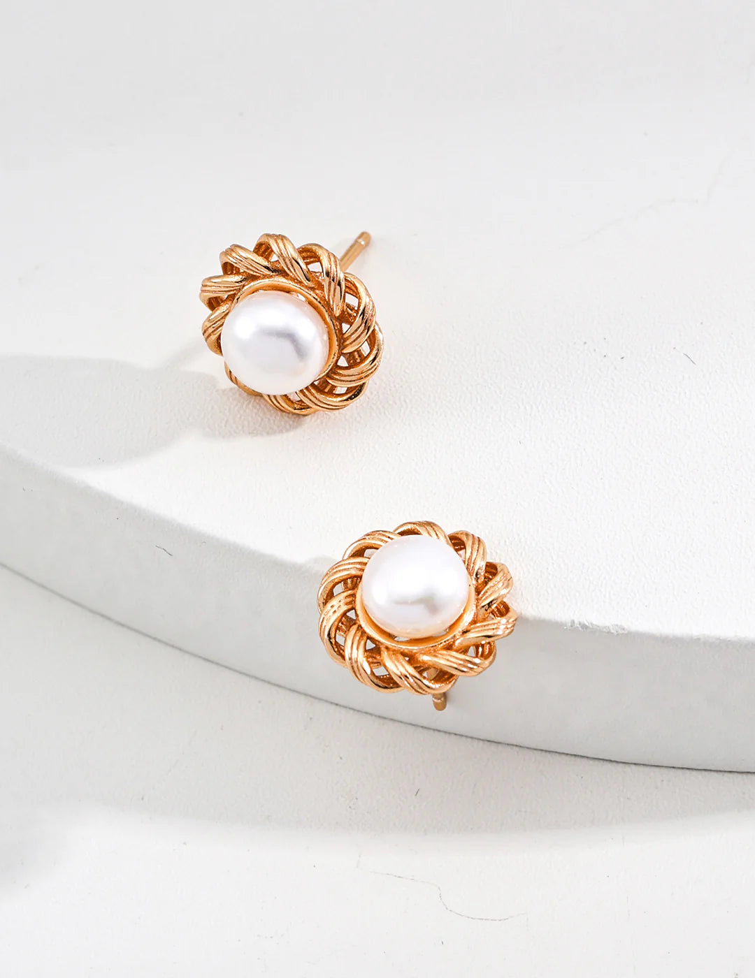 Minimalist Design Natural Pearl Earrings